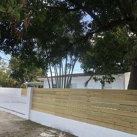 Modern & New,Excellent Location Miami Apartment Exterior photo