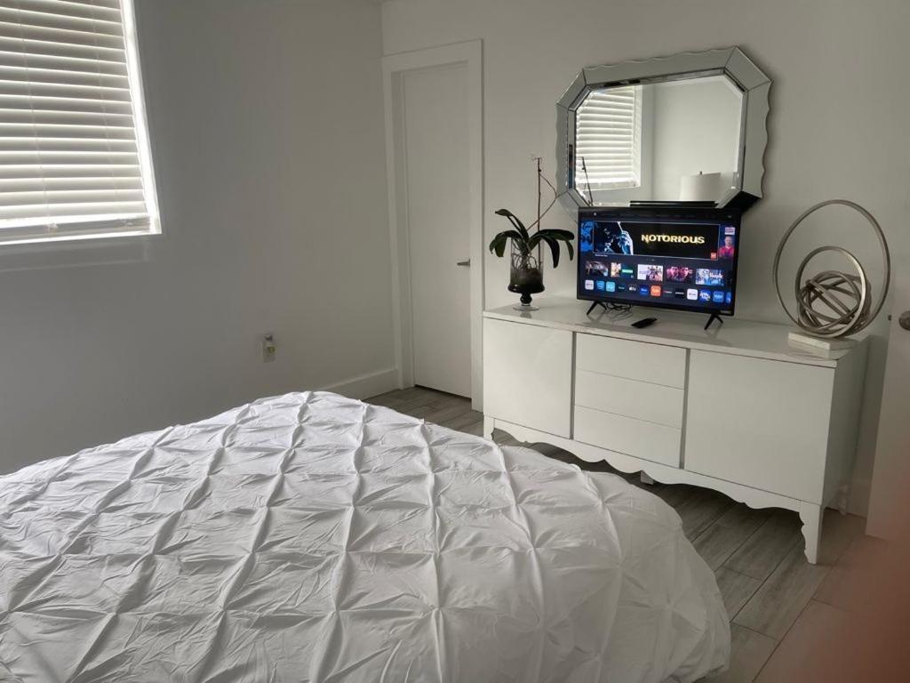 Modern & New,Excellent Location Miami Apartment Exterior photo